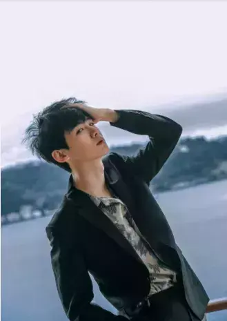 近视的明星都有哪些(有哪些明星是近视的) 明星 第6张 近视的明星都有哪些(有哪些明星是近视的) 明星 第6张