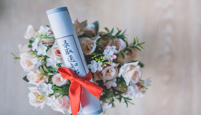 录取通知书是快递送吗 录取通知书寄的是什么快递