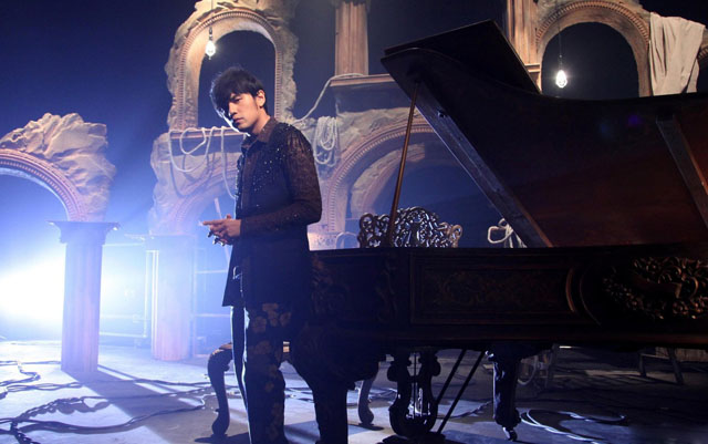 盘点娱乐圈单眼皮的男明星(男明星 单眼皮)