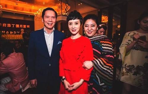 金巧巧潜规则照片(轻松上位金巧巧当三铁证)