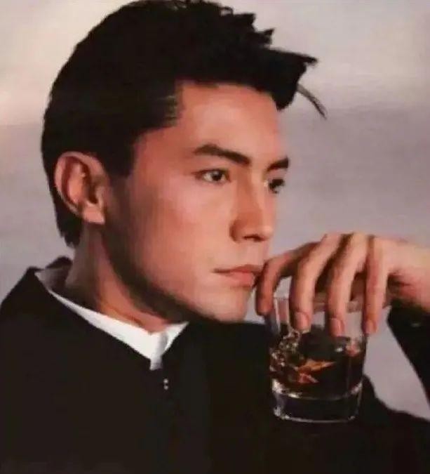 中国最帅的男人竟是他(中国第一美男近况让人唏嘘)