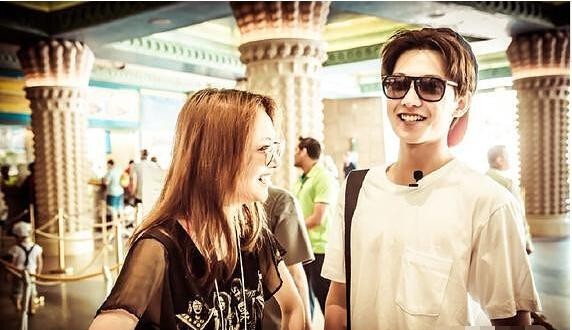 杨洋为什么不喜欢郑爽(杨洋在节目和活动中都已给了答案)