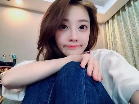 冯提莫会计到底孰真孰假(冯提莫首次回应会计门)