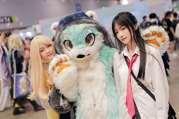 漫展拍肩是什么意思 漫展拍肩给糖是什么梗