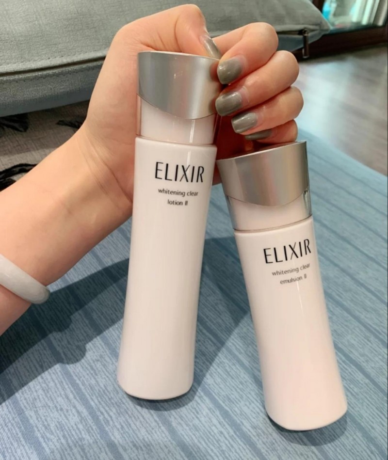 美白乳液哪个牌子好的图片(公认效果好的5款美白水乳)