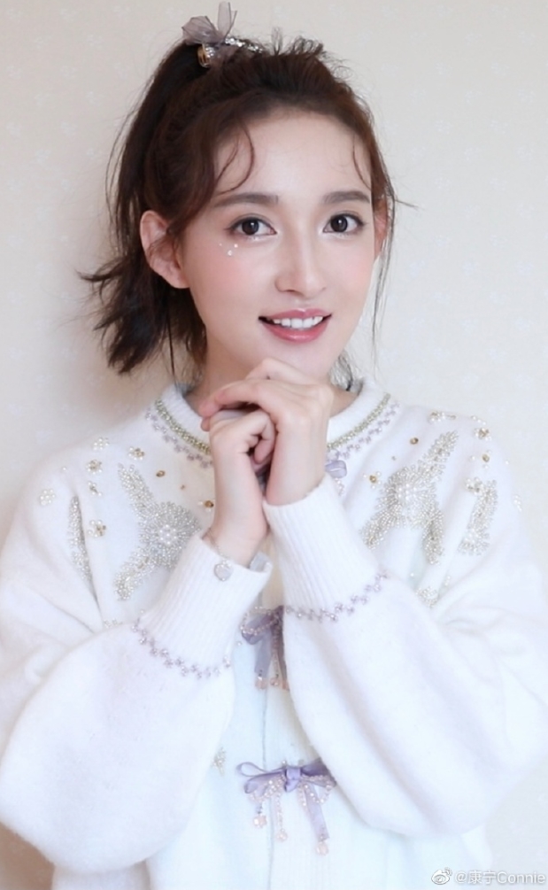 演员康宁超美艺术照组图(演员康宁个人资料) 演员康宁超美艺术照组图(演员康宁个人资料)