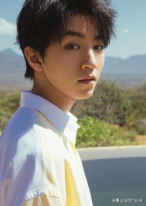 ​明星是怎样被星探发现的？王俊凯在厕所，他被星探追了两条街