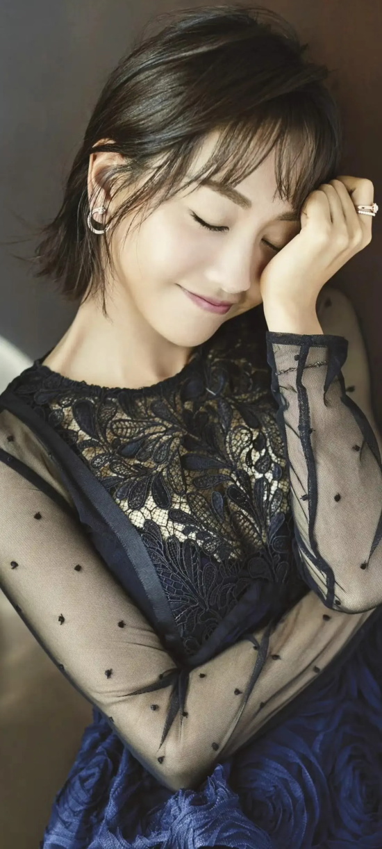 最懒的实力派演员:杨蓉的高清礼服写真合集