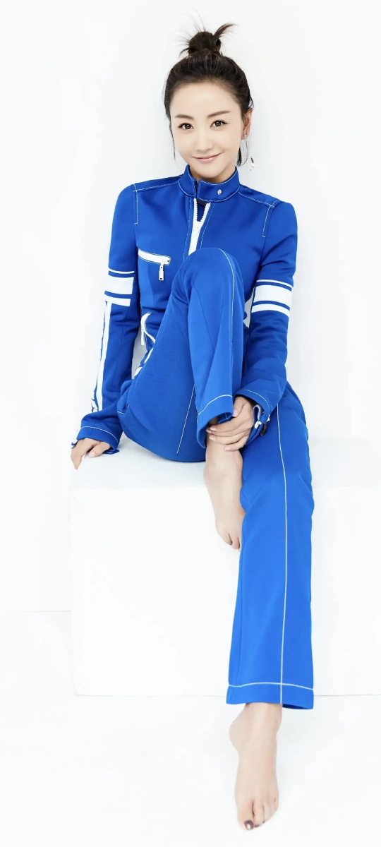 最懒的实力派演员:杨蓉的高清礼服写真合集