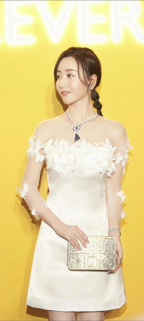 最懒的实力派演员:杨蓉的高清礼服写真合集