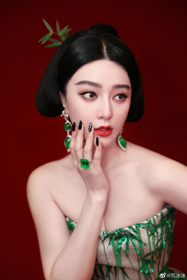 漂亮!范冰冰大晒“猛虎出山”怼脸拍