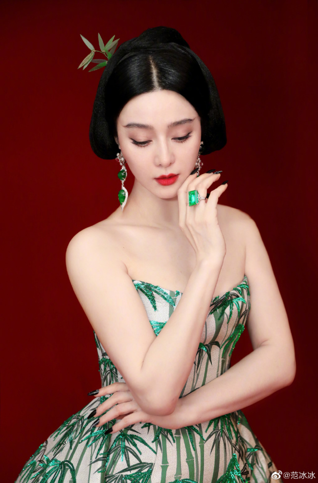 漂亮!范冰冰大晒“猛虎出山”怼脸拍