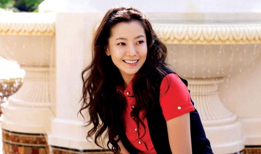 金喜善整容前,金喜善和全智贤(金喜善整过容吗?) 金喜善整容前,金喜善和全智贤(金喜善整过容吗?)